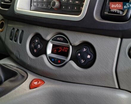 Серый Рено Трафик, объемом двигателя 2 л и пробегом 235 тыс. км за 16490 $, фото 48 на Automoto.ua