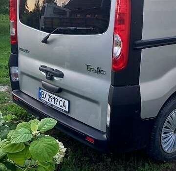 Рено Трафик 2013 в Полонном на Automoto.ua Серый Рено Трафик, объемом двигателя 2 л и пробегом 270 тыс. км за 9250 $, фото 2 на Automoto.ua
