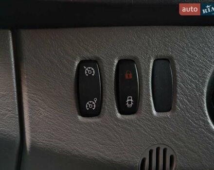 Серый Рено Трафик, объемом двигателя 2 л и пробегом 235 тыс. км за 16490 $, фото 58 на Automoto.ua