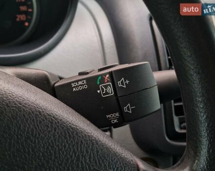 Серый Рено Трафик, объемом двигателя 2 л и пробегом 235 тыс. км за 16490 $, фото 62 на Automoto.ua