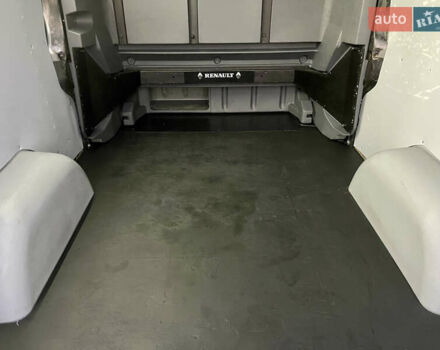 Серый Рено Трафик, объемом двигателя 2 л и пробегом 299 тыс. км за 14499 $, фото 43 на Automoto.ua