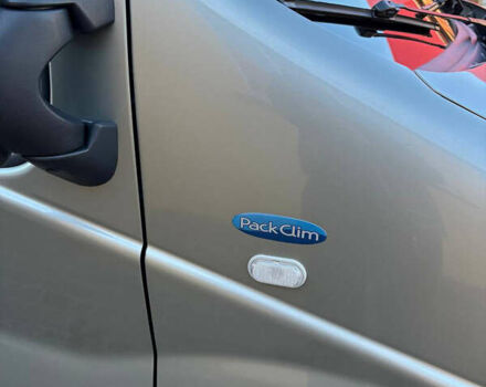 Сірий Рено Трафік, об'ємом двигуна 2 л та пробігом 401 тис. км за 15400 $, фото 5 на Automoto.ua