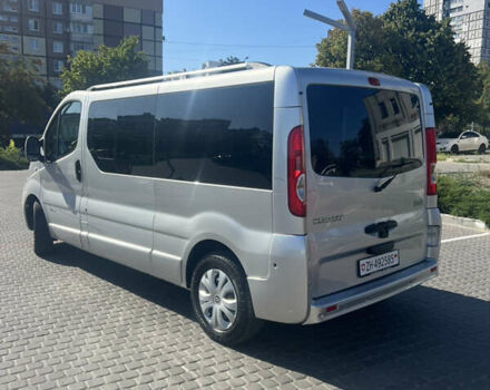 Серый Рено Трафик, объемом двигателя 2 л и пробегом 257 тыс. км за 15700 $, фото 2 на Automoto.ua