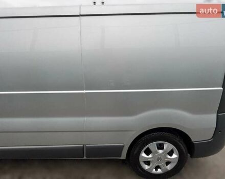 Сірий Рено Трафік, об'ємом двигуна 2 л та пробігом 176 тис. км за 13900 $, фото 3 на Automoto.ua
