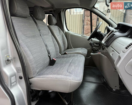 Серый Рено Трафик, объемом двигателя 2 л и пробегом 221 тыс. км за 15071 $, фото 69 на Automoto.ua