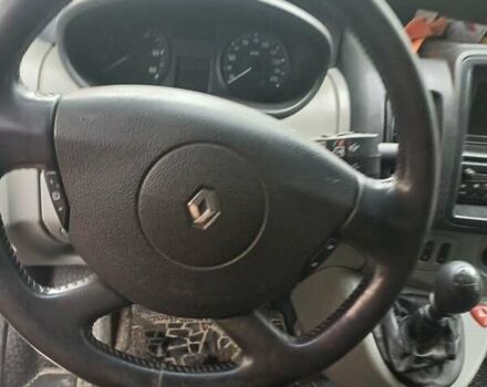 Серый Рено Трафик, объемом двигателя 2 л и пробегом 234 тыс. км за 13500 $, фото 2 на Automoto.ua