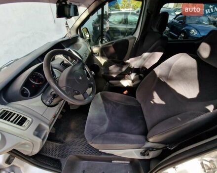 Серый Рено Трафик, объемом двигателя 2 л и пробегом 235 тыс. км за 16490 $, фото 37 на Automoto.ua