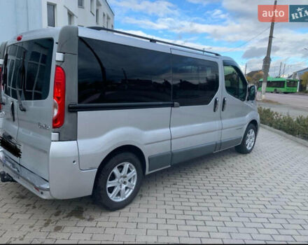 Серый Рено Трафик, объемом двигателя 2 л и пробегом 262 тыс. км за 13600 $, фото 2 на Automoto.ua