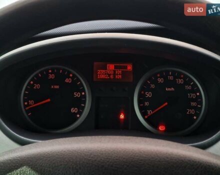 Серый Рено Трафик, объемом двигателя 2 л и пробегом 235 тыс. км за 16490 $, фото 64 на Automoto.ua