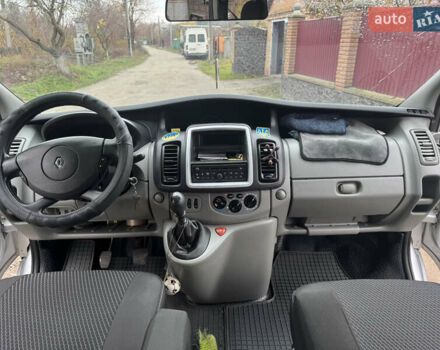 Серый Рено Трафик, объемом двигателя 2 л и пробегом 300 тыс. км за 13750 $, фото 10 на Automoto.ua