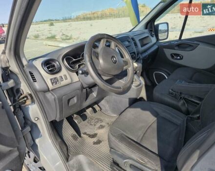 Сірий Рено Трафік, об'ємом двигуна 2 л та пробігом 453 тис. км за 13399 $, фото 4 на Automoto.ua