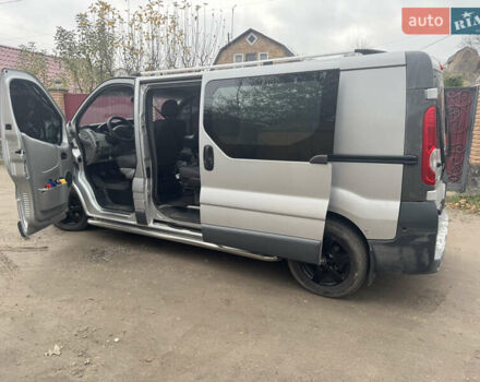 Серый Рено Трафик, объемом двигателя 2 л и пробегом 300 тыс. км за 13750 $, фото 5 на Automoto.ua