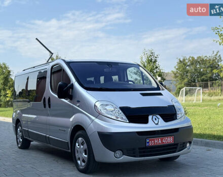 Серый Рено Трафик, объемом двигателя 2 л и пробегом 286 тыс. км за 16950 $, фото 3 на Automoto.ua