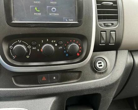 Серый Рено Трафик, объемом двигателя 1.6 л и пробегом 174 тыс. км за 11000 $, фото 5 на Automoto.ua