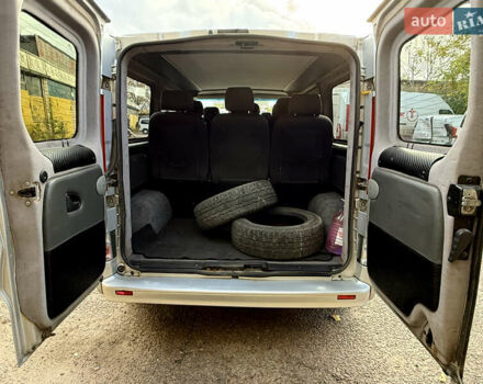 Сірий Рено Трафік, об'ємом двигуна 2 л та пробігом 340 тис. км за 12600 $, фото 17 на Automoto.ua