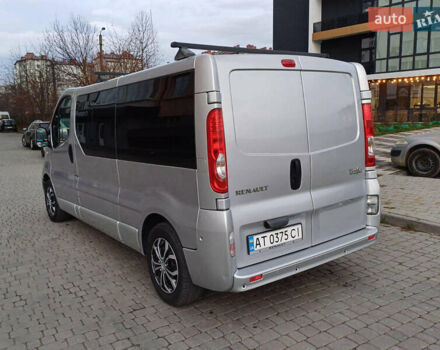 Серый Рено Трафик, объемом двигателя 2 л и пробегом 239 тыс. км за 15800 $, фото 3 на Automoto.ua