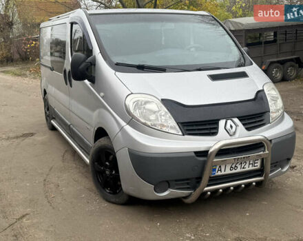 Серый Рено Трафик, объемом двигателя 2 л и пробегом 300 тыс. км за 13750 $, фото 1 на Automoto.ua