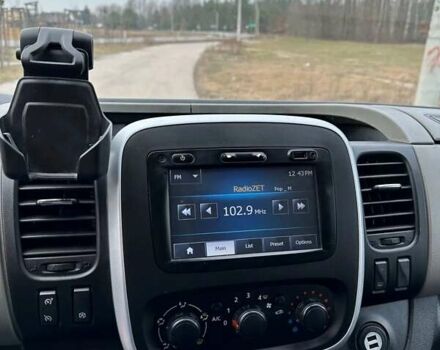 Серый Рено Трафик, объемом двигателя 1.6 л и пробегом 174 тыс. км за 11000 $, фото 2 на Automoto.ua