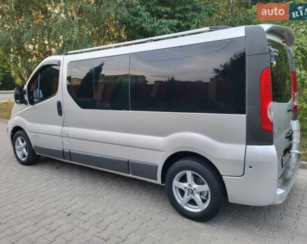 Серый Рено Трафик, объемом двигателя 2 л и пробегом 238 тыс. км за 15600 $, фото 71 на Automoto.ua