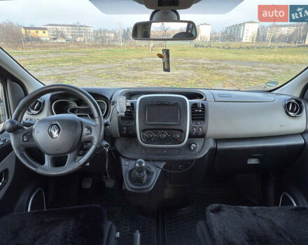 Серый Рено Трафик, объемом двигателя 1.6 л и пробегом 297 тыс. км за 13800 $, фото 21 на Automoto.ua