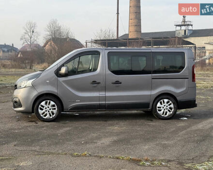 Серый Рено Трафик, объемом двигателя 1.6 л и пробегом 297 тыс. км за 13800 $, фото 2 на Automoto.ua