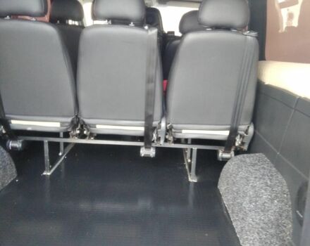 Серый Рено Трафик, объемом двигателя 1.6 л и пробегом 300 тыс. км за 15000 $, фото 1 на Automoto.ua