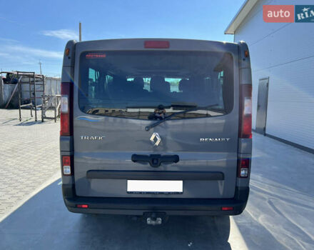 Серый Рено Трафик, объемом двигателя 1.6 л и пробегом 318 тыс. км за 16500 $, фото 4 на Automoto.ua