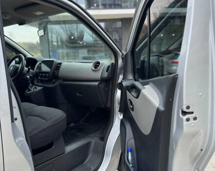 Серый Рено Трафик, объемом двигателя 1.6 л и пробегом 265 тыс. км за 15800 $, фото 12 на Automoto.ua