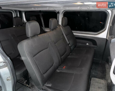 Серый Рено Трафик, объемом двигателя 1.6 л и пробегом 217 тыс. км за 17400 $, фото 3 на Automoto.ua