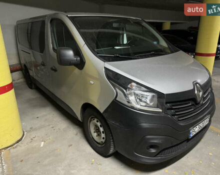 Серый Рено Трафик, объемом двигателя 1.6 л и пробегом 217 тыс. км за 17400 $, фото 2 на Automoto.ua