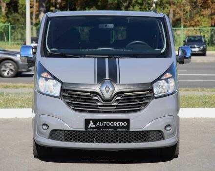 Серый Рено Трафик, объемом двигателя 1.6 л и пробегом 231 тыс. км за 13600 $, фото 1 на Automoto.ua