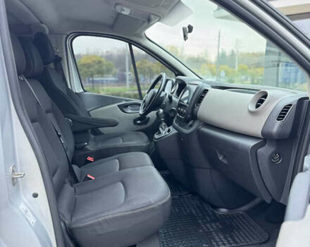 Серый Рено Трафик, объемом двигателя 1.6 л и пробегом 265 тыс. км за 15800 $, фото 11 на Automoto.ua