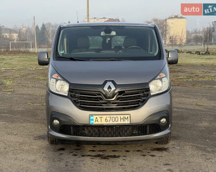 Серый Рено Трафик, объемом двигателя 1.6 л и пробегом 297 тыс. км за 13800 $, фото 1 на Automoto.ua