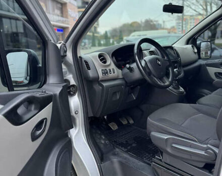 Серый Рено Трафик, объемом двигателя 1.6 л и пробегом 265 тыс. км за 15800 $, фото 10 на Automoto.ua