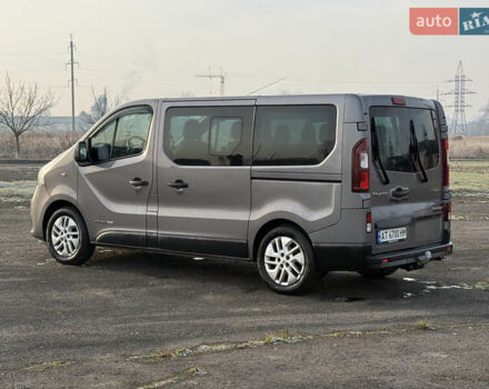 Серый Рено Трафик, объемом двигателя 1.6 л и пробегом 297 тыс. км за 13800 $, фото 3 на Automoto.ua