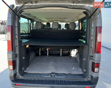 Серый Рено Трафик, объемом двигателя 1.6 л и пробегом 318 тыс. км за 16500 $, фото 19 на Automoto.ua