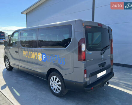 Серый Рено Трафик, объемом двигателя 1.6 л и пробегом 318 тыс. км за 16500 $, фото 3 на Automoto.ua