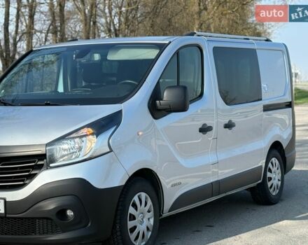 Серый Рено Трафик, объемом двигателя 1.6 л и пробегом 330 тыс. км за 13950 $, фото 4 на Automoto.ua