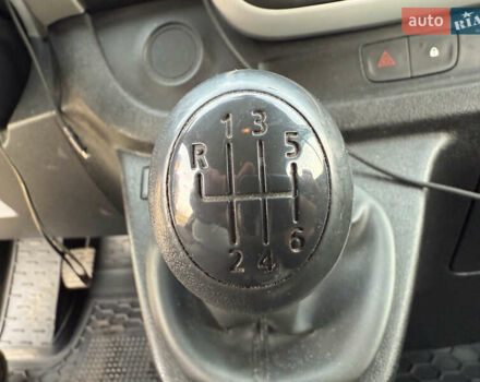 Серый Рено Трафик, объемом двигателя 1.6 л и пробегом 297 тыс. км за 13800 $, фото 22 на Automoto.ua