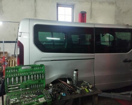 Серый Рено Трафик, объемом двигателя 1 л и пробегом 200 тыс. км за 2500 $, фото 4 на Automoto.ua