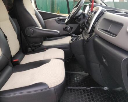 Серый Рено Трафик, объемом двигателя 1.6 л и пробегом 300 тыс. км за 15000 $, фото 3 на Automoto.ua