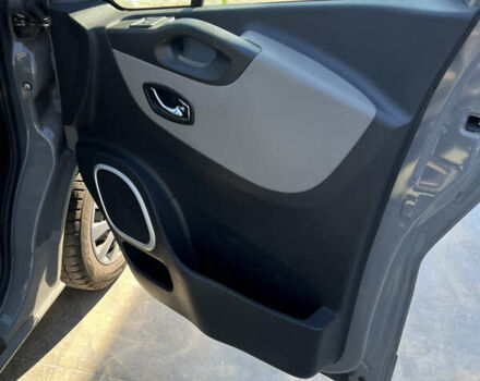 Серый Рено Трафик, объемом двигателя 1.6 л и пробегом 318 тыс. км за 16500 $, фото 11 на Automoto.ua