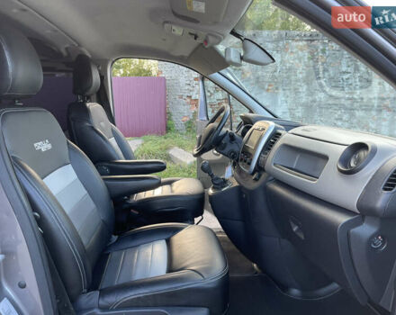 Серый Рено Трафик, объемом двигателя 1.6 л и пробегом 204 тыс. км за 15999 $, фото 44 на Automoto.ua