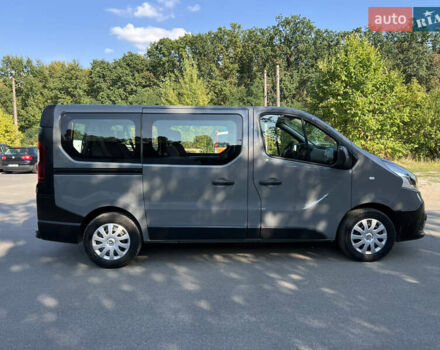 Серый Рено Трафик, объемом двигателя 1.6 л и пробегом 231 тыс. км за 16222 $, фото 3 на Automoto.ua