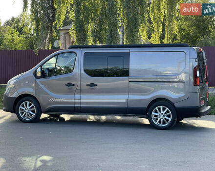 Серый Рено Трафик, объемом двигателя 1.6 л и пробегом 204 тыс. км за 15999 $, фото 3 на Automoto.ua