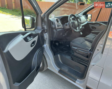 Серый Рено Трафик, объемом двигателя 1.6 л и пробегом 231 тыс. км за 16222 $, фото 8 на Automoto.ua