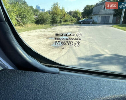 Серый Рено Трафик, объемом двигателя 1.6 л и пробегом 231 тыс. км за 16222 $, фото 7 на Automoto.ua