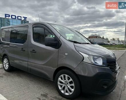 Серый Рено Трафик, объемом двигателя 1.6 л и пробегом 228 тыс. км за 17200 $, фото 1 на Automoto.ua