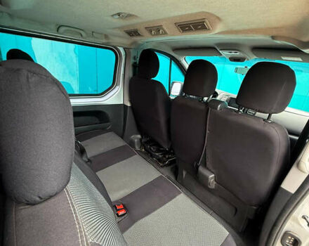 Серый Рено Трафик, объемом двигателя 1.6 л и пробегом 260 тыс. км за 18900 $, фото 12 на Automoto.ua