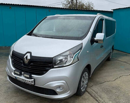 Серый Рено Трафик, объемом двигателя 1.6 л и пробегом 260 тыс. км за 18900 $, фото 1 на Automoto.ua